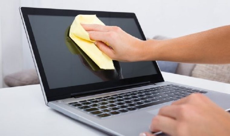 How to clean a laptop screen with household products