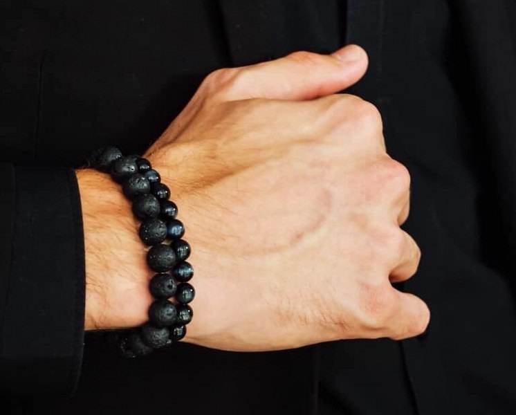 What Will You Gain by Wearing a Hand Bracelet for Men?