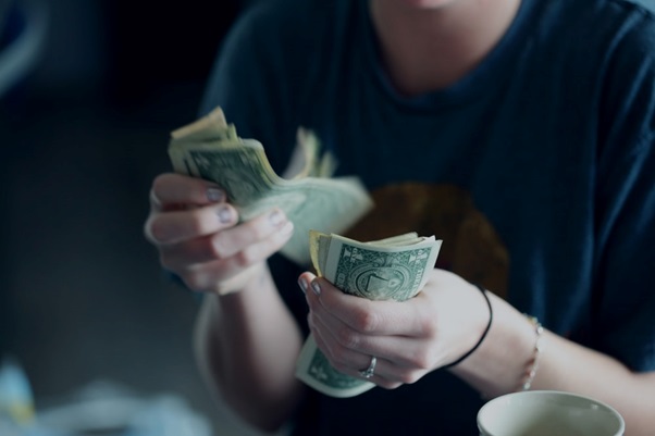 Money-Making Side Hustles to do Alongside your 9 to 5 Job