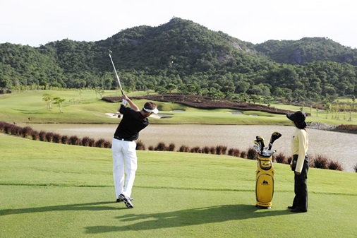 Practice and play golf at Hua Hin Golf Courses