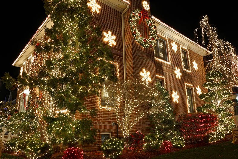 Discover the many benefits of having Christmas lights installed
