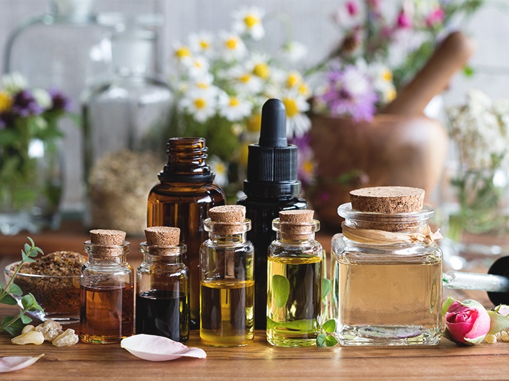 An overview of safe and unsafe essential oils extracted from different plants