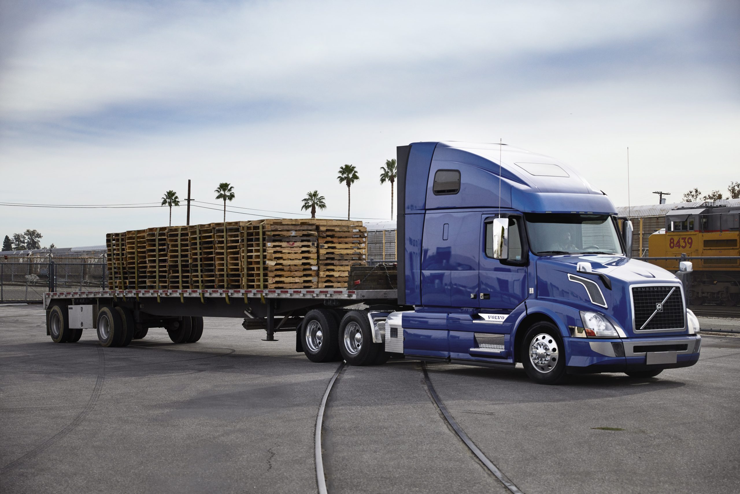 Benefits of Partnering with Power-only Trucking Services