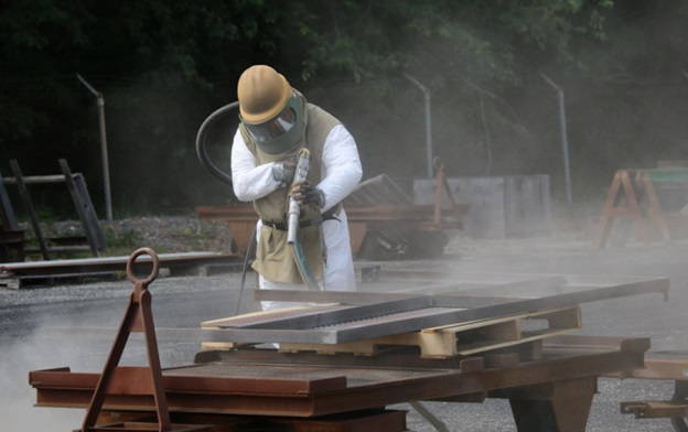 The Useful Applications of Sandblasting Services