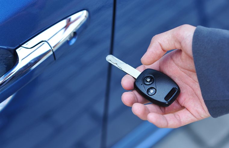 Why Should You Look for Locksmith for Car Keys Replacement?