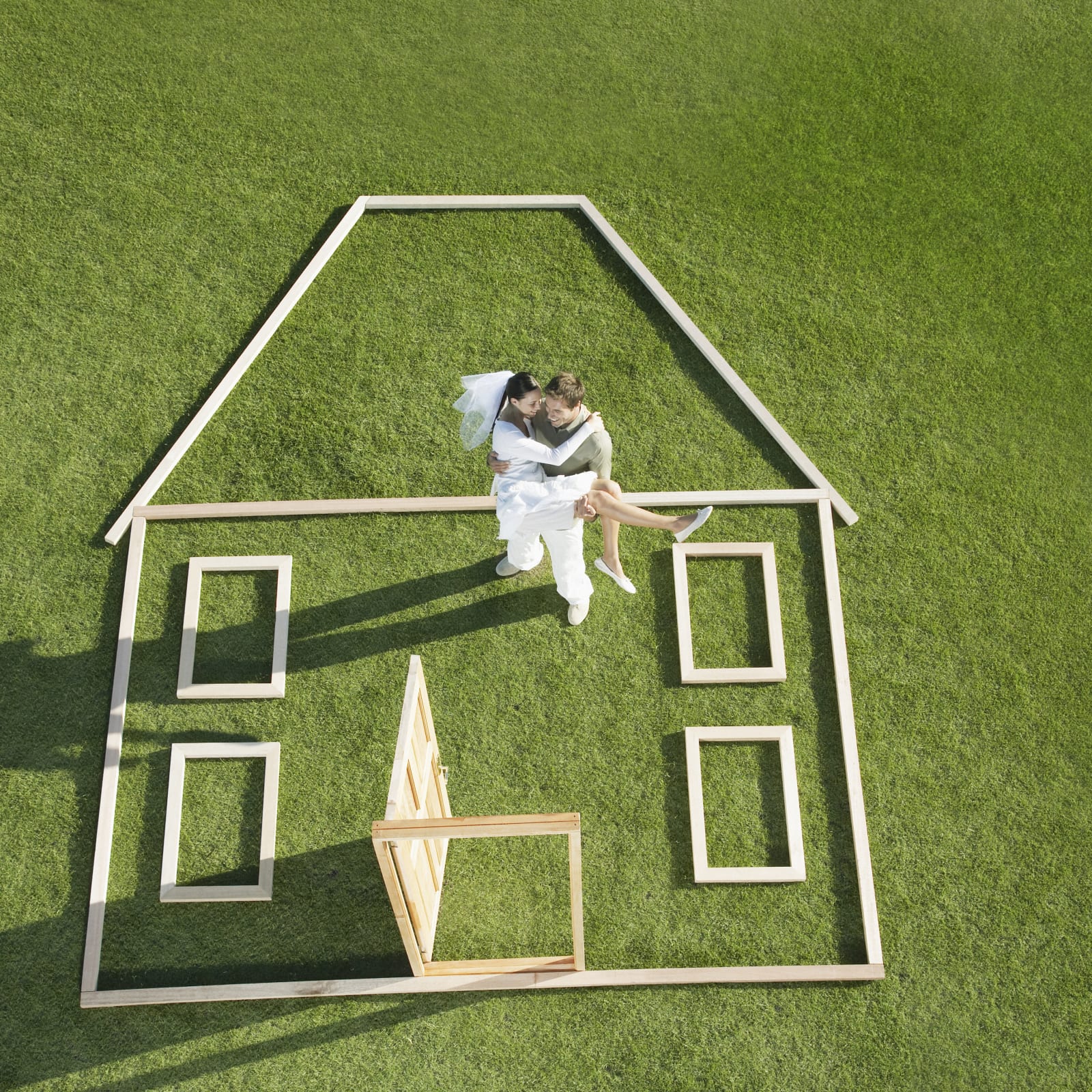 A Couple’s Guide to Buying a House After Marriage
