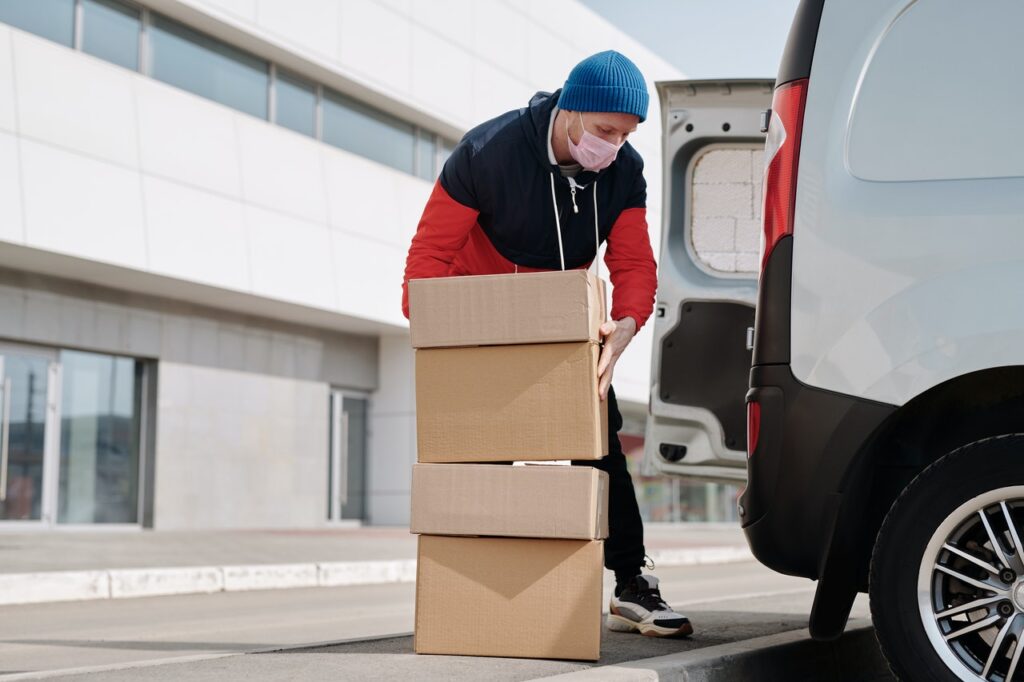 7 Things You Need to Set Up a Courier Service at Home