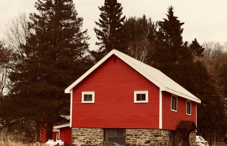 What to Expect During Pole Barn Construction?