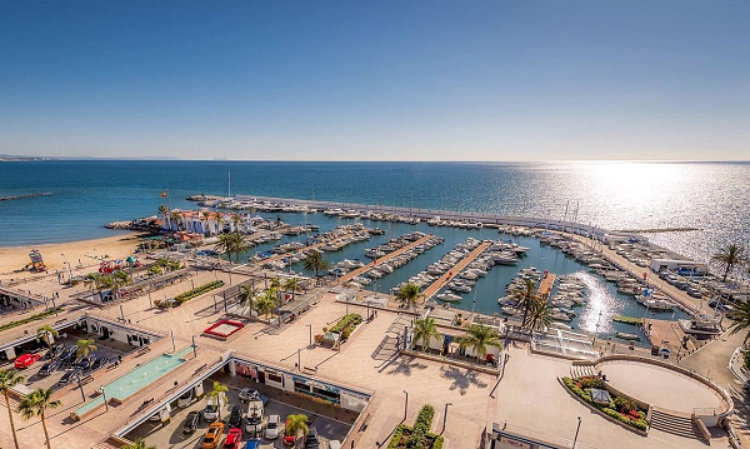 Is It Easy To Move From Malaga To Marbella Via Cabs?