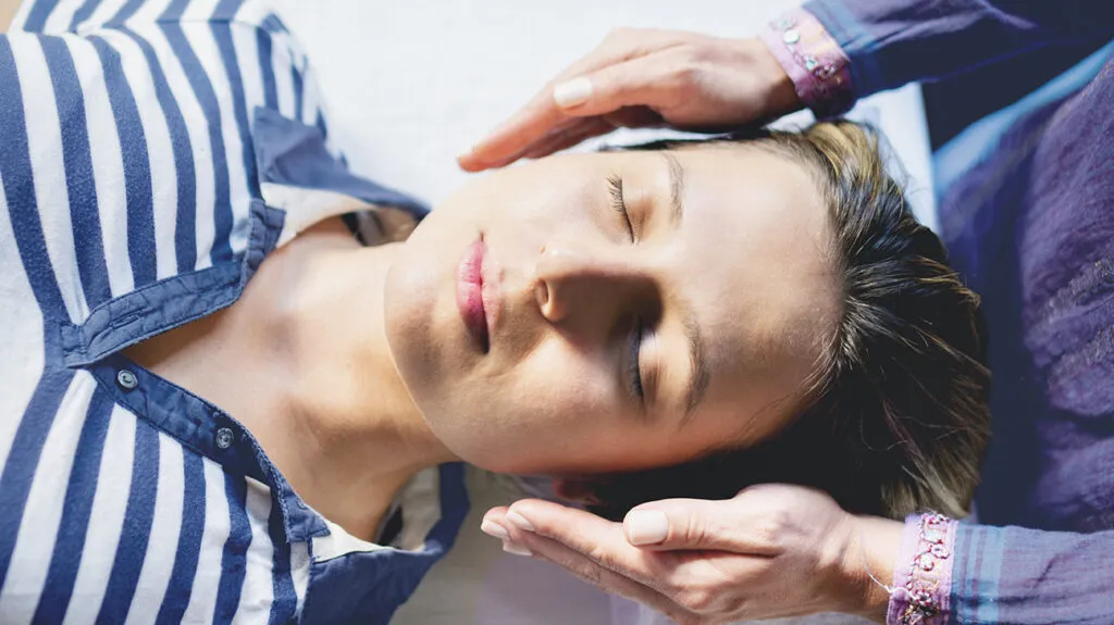 Here’s How Reiki And Life Coaching Can Help With Your Overall Well-Being