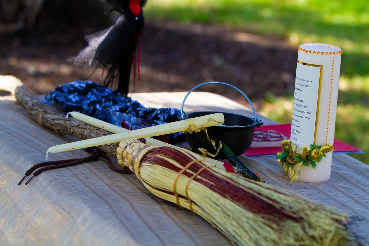10 Perfect Gifts for a Wiccan