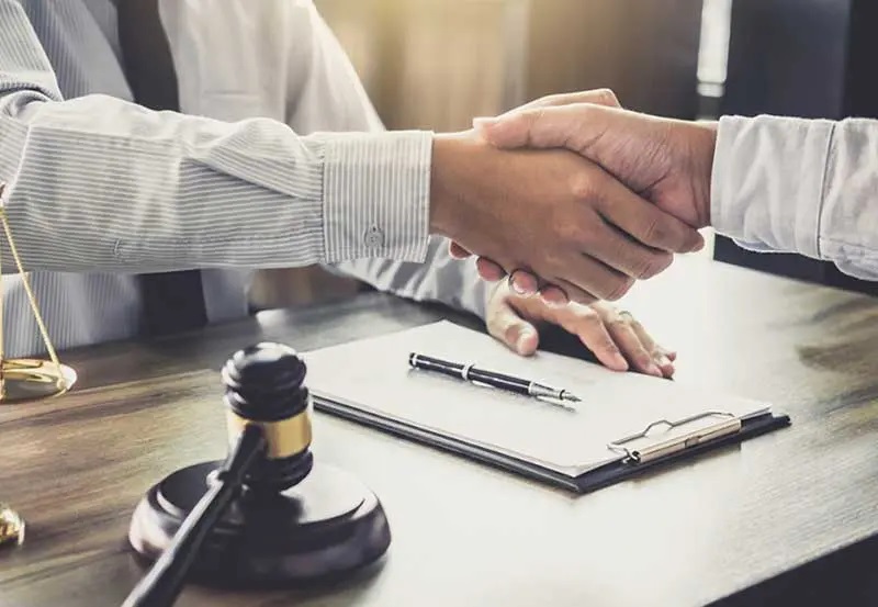 Things You Need to Know Before Hiring a Lawyer