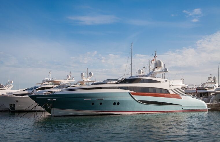 What are the Features of a Super Yacht?