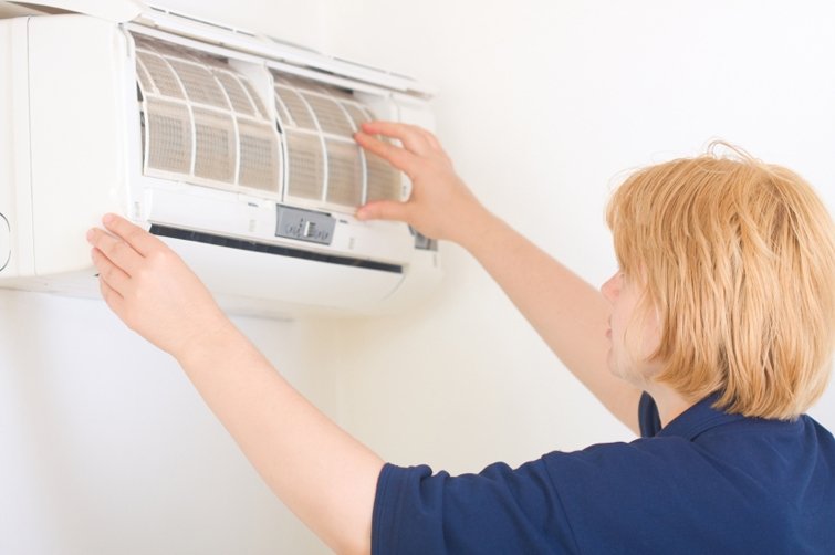 AC Filter Maintenance 101: When and How to Clean or Replace Your Air Filters