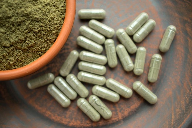 Different faces of kratom – Powder, capsules, extracts